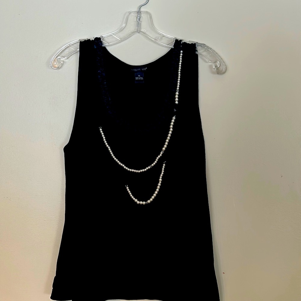 Fun tank top with pearls and satin XL. Great condition